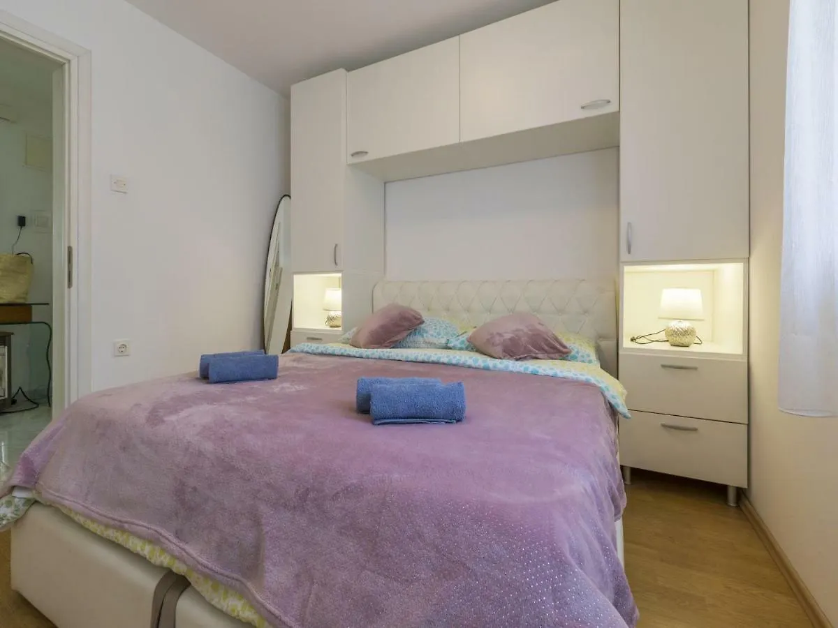 Apartment Cherry 2 Selce